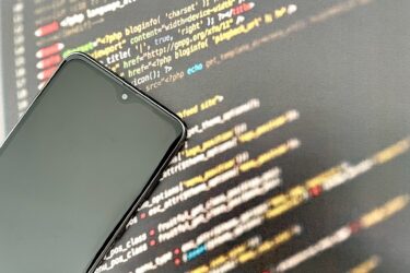 AIアプリはPythonの知識がなくても開発できる？初心者でも使えるツールや活用時のポイントを解説